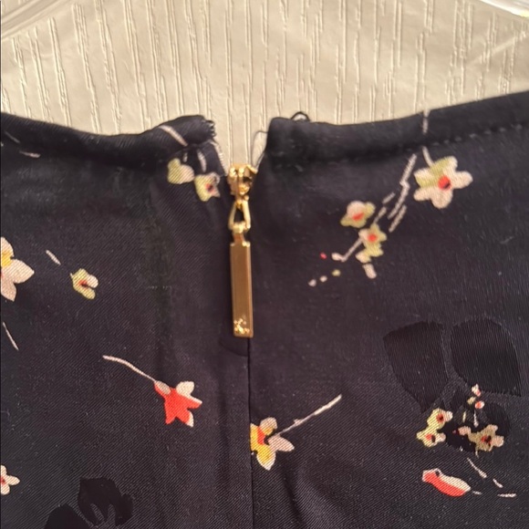 Lauren Ralph Lauren Black Long Sleeve floral with Ruffles on Sleeves. Size 8P - Picture 6 of 9